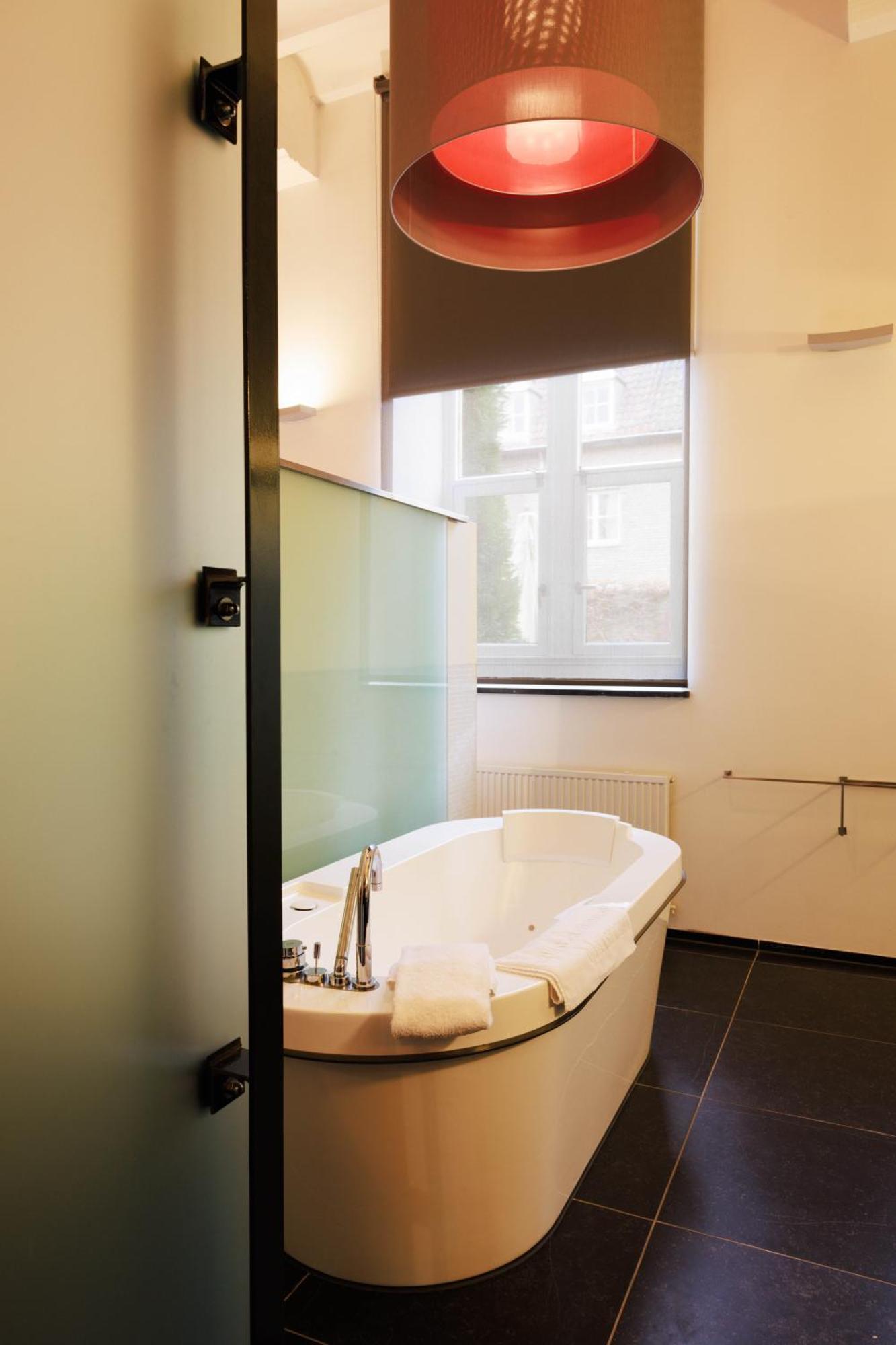 Kruisherenhotel Maastricht - Oostwegel Collection, Member Of Design Hotels Экстерьер фото