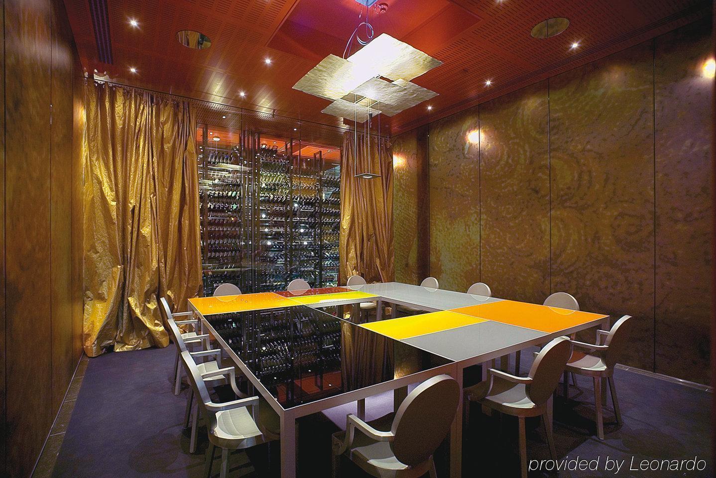 Kruisherenhotel Maastricht - Oostwegel Collection, Member Of Design Hotels Экстерьер фото Wine room