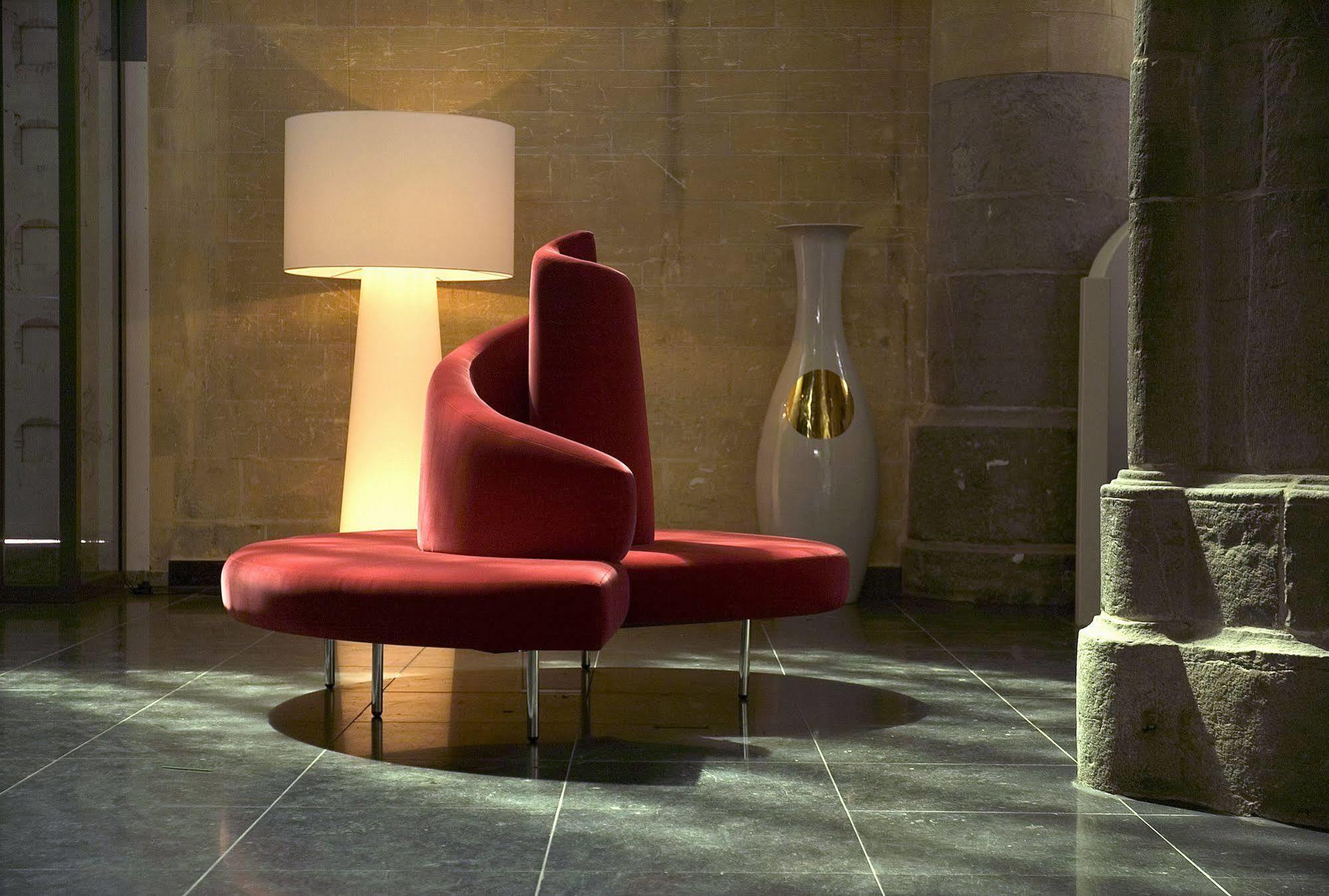 Kruisherenhotel Maastricht - Oostwegel Collection, Member Of Design Hotels Экстерьер фото The interior of the hotel