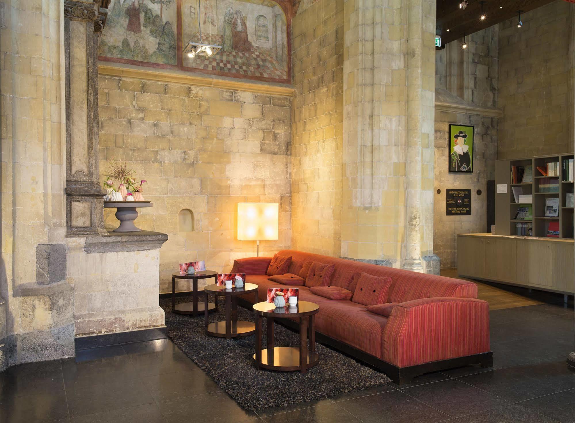 Kruisherenhotel Maastricht - Oostwegel Collection, Member Of Design Hotels Экстерьер фото The interior of the museum